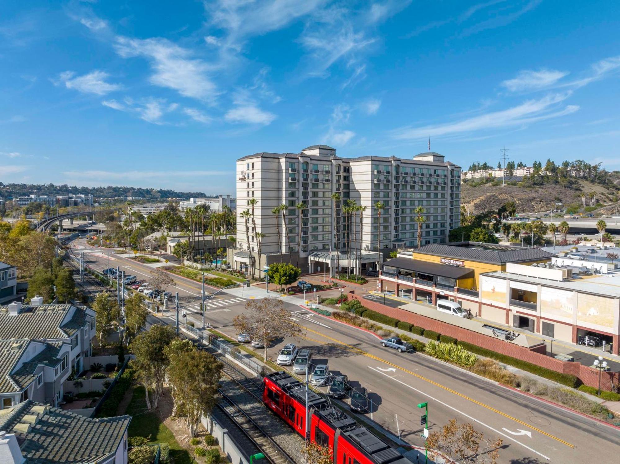 Doubletree By Hilton San Diego-Mission Valley Hotel Exterior photo